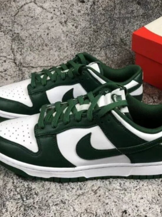 Nike sneakers main image 4